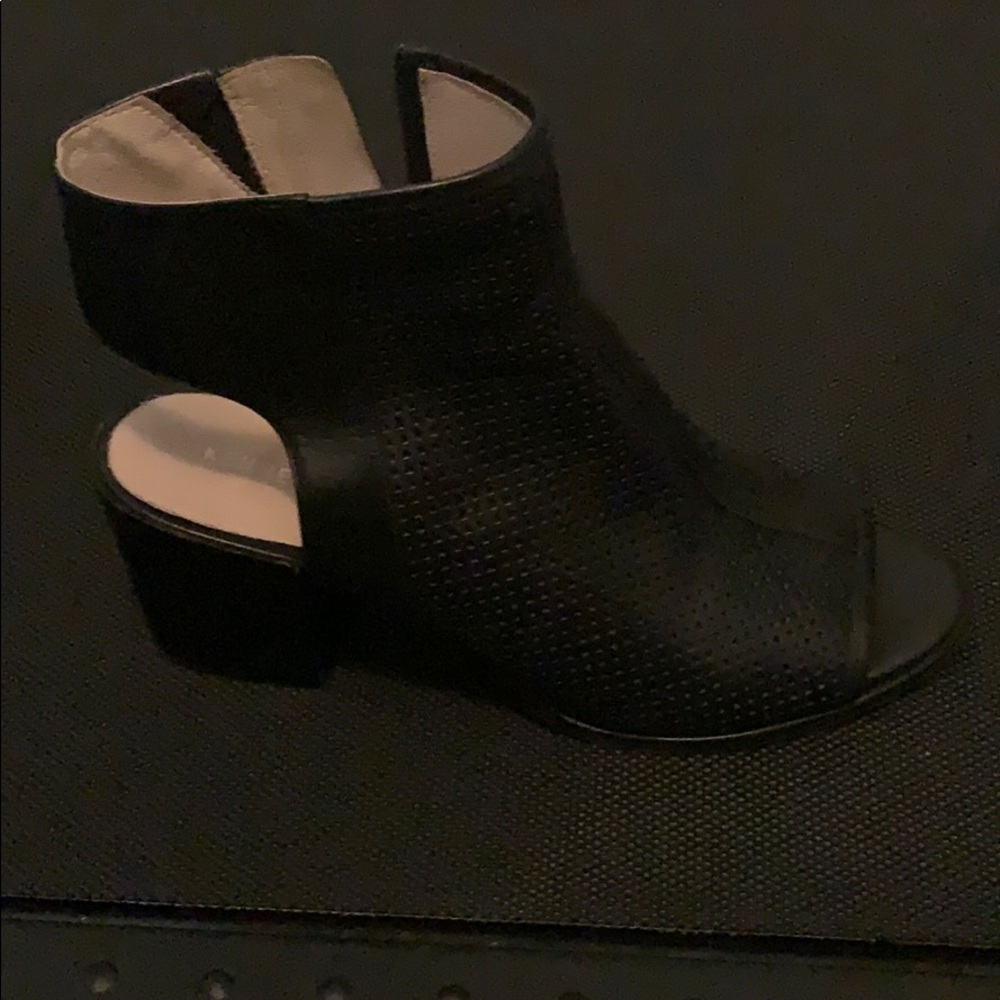 Black sandals